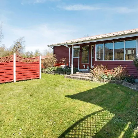 Holiday V Holiday home